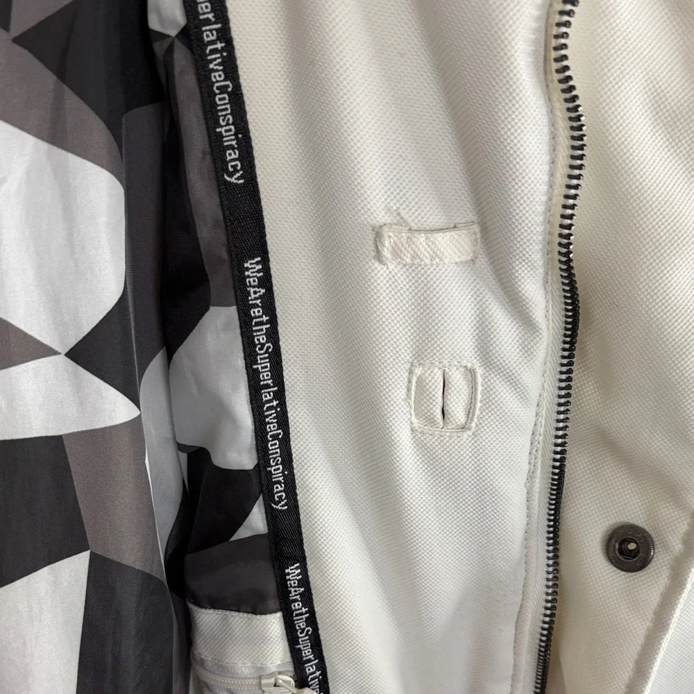 WESC Men's L Classic White Snowboard/Snow Jacket